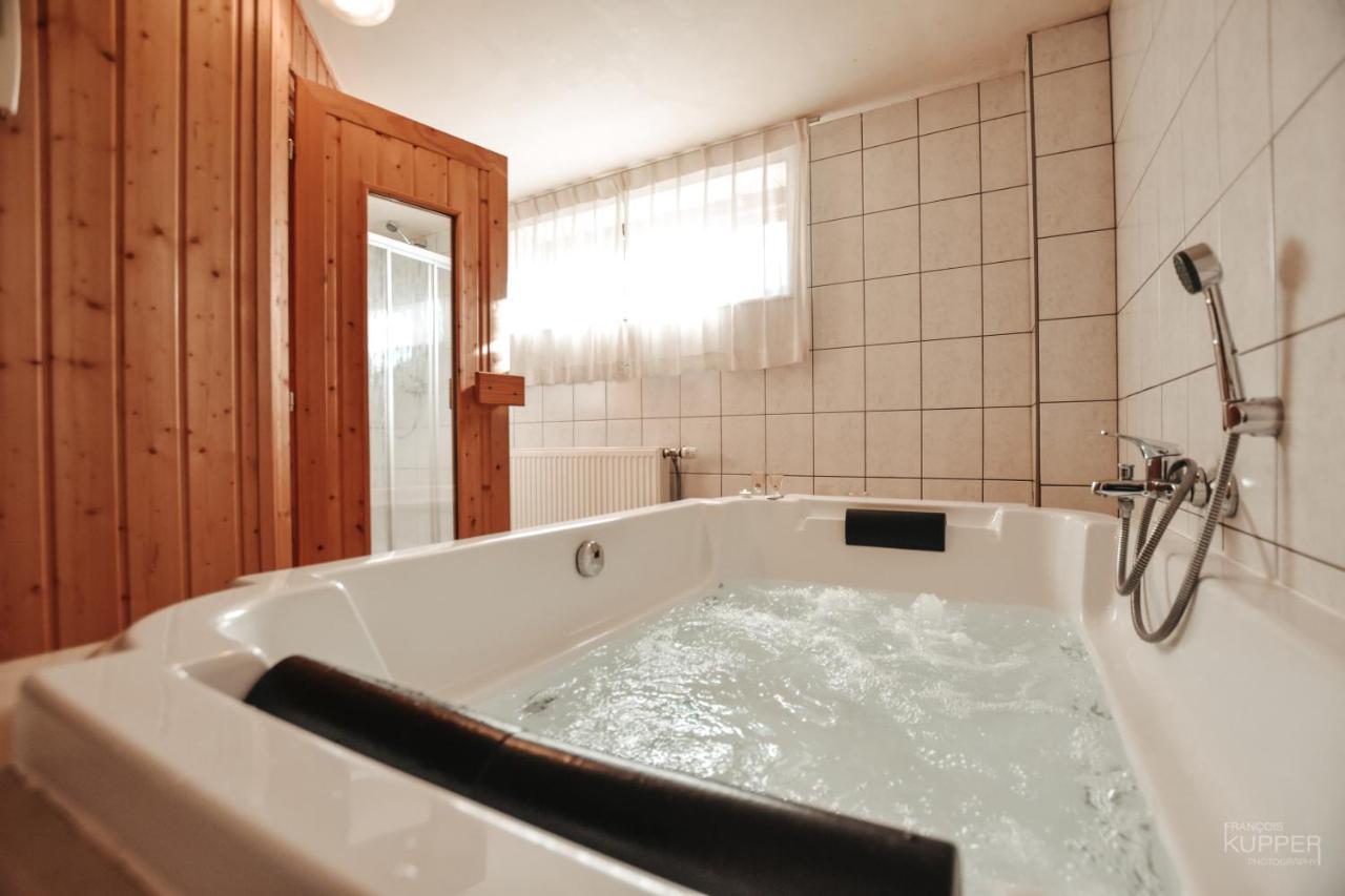 Le Milan Royal 26 Pers, Malmedy, Balneo, Vue, Calme Villa ภายนอก รูปภาพ
